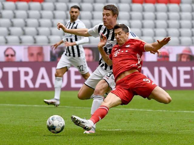  弗赖堡主场零封拜仁创十年最佳防守  